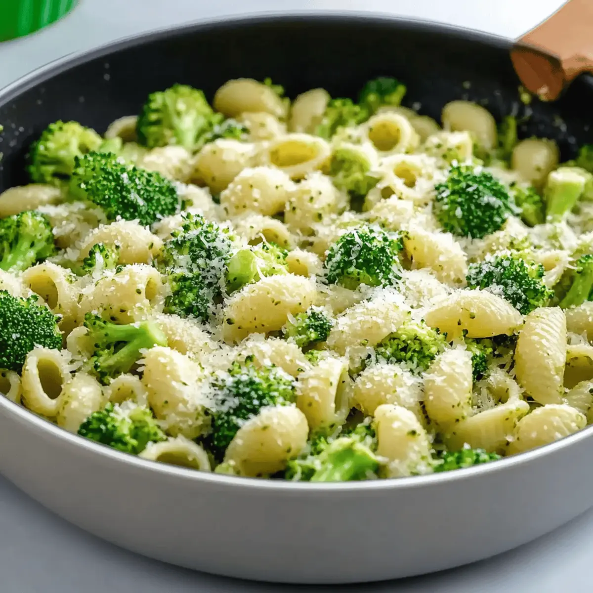 Light and Healthy Broccoli Pasta